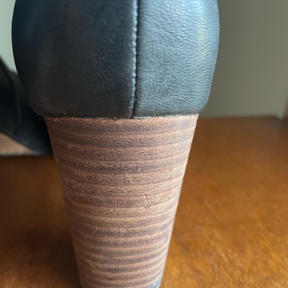 Cole Haan Nike Air 9.5 black leather booties w/ Stacked Heel - Picture 8 of 13